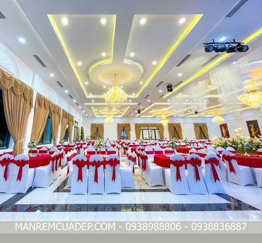 COMBO ÁO GHẾ, KHĂN BÀN ĐỎ CHUYÊN DÀNH CHO TIỆC CƯỚI
