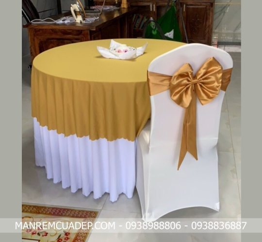 KHĂN BÀN GẤM VÀNG ĐẲNG CẤP