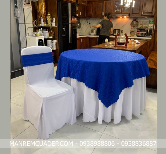 KHĂN BÀN TRÒN XANH ĐẬM BẮT MẮT